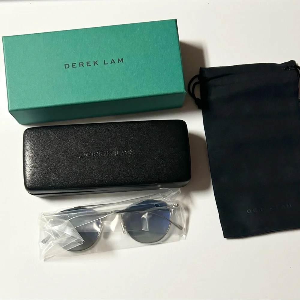 Derek Lam Woman’s Sunglasses with Box, Casey and Pouch